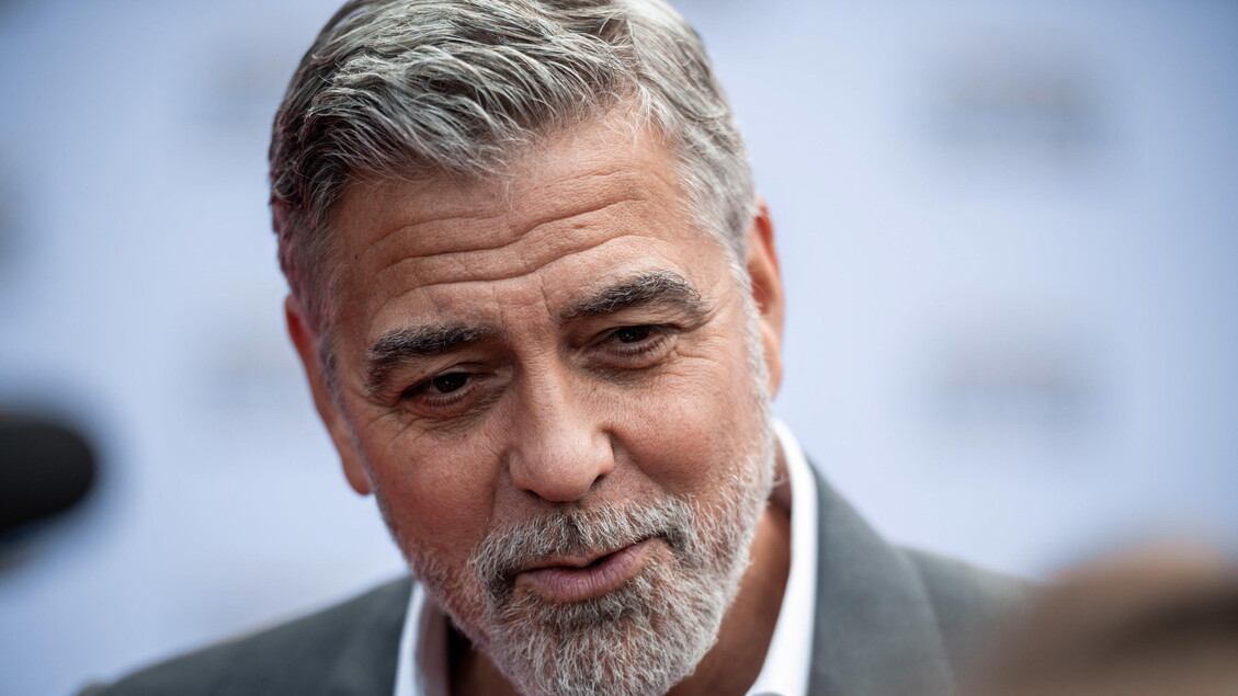 George Clooney dichiaratamente pro Harris, ma invitò Biden a farsi da parte