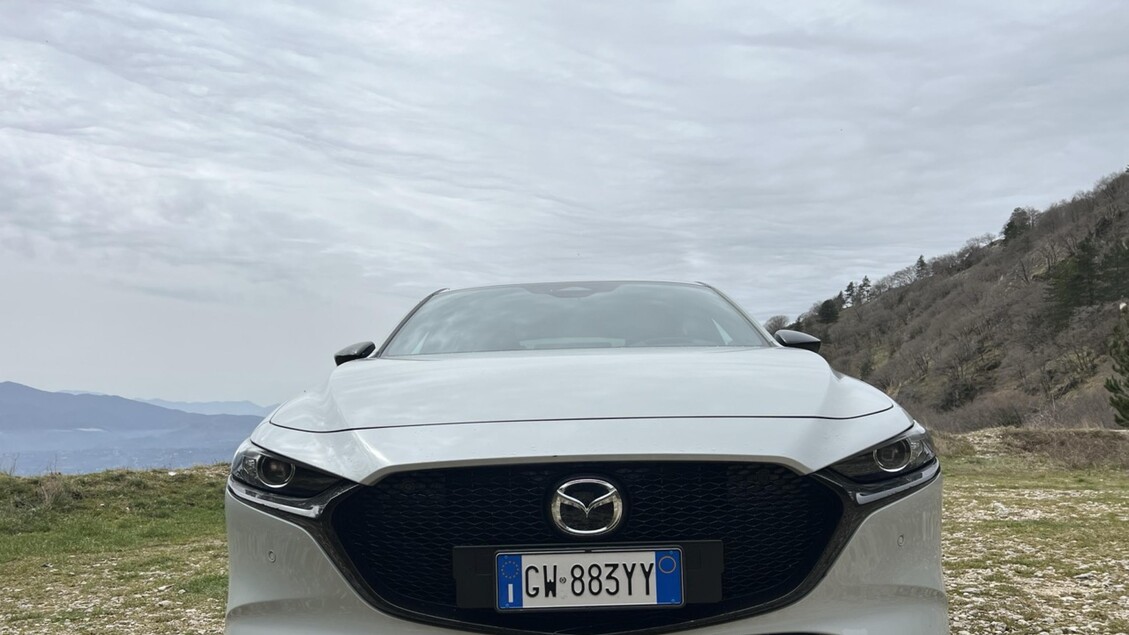 Mazda 3 e-Skyactiv G, crescono cilindrata ed equilibrio