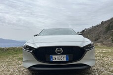 Mazda 3 e-Skyactiv G, crescono cilindrata ed equilibrio