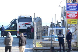 Migranti all'arrivo in Albania