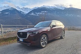 Mazda CX-80 Phev, il suv sette posti elegante e ricaricabile