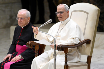 Il Papa, disarmiamo le parole e disarmeremo la Terra
