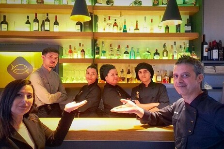 Lo chef Luciano Lai e lo staff del ristorante Savory