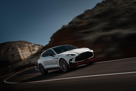 Aston Martin DBX S, il lato sportivo del Suv