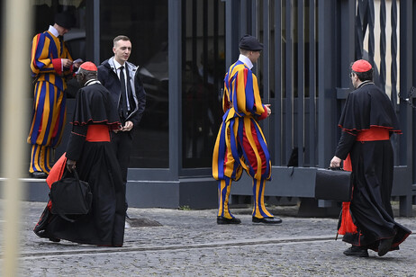 CONCLAVE, INIZIA IL COUNTDOWN: OGGI DUE CONGREGAZIONI