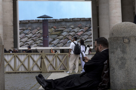 Conclave, fumata nera: secondo e terzo scrutinio a vuoto