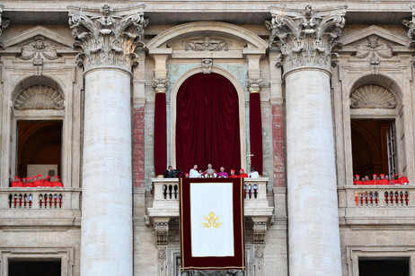 Il nuovo Papa è Robert Francis Prevost, sarà Leone XIV