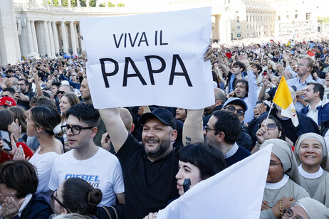 Il nuovo Papa è Robert Francis Prevost, sarà Leone XIV
