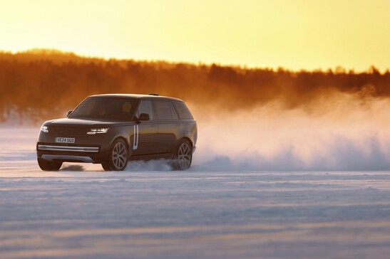 Test invernali superati per i prototipi Range Rover Electric
