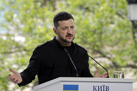 Ue: "Da Zelensky passi verso la pace, vediamo il Cremlino"