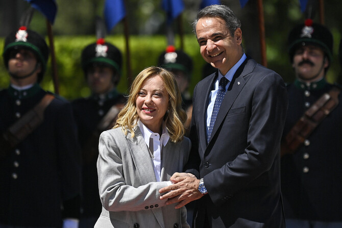 Meloni accoglie Mitsotakis per il vertice Italia-Grecia