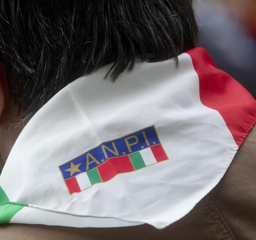 La bandiera tricolore dell'Anpi