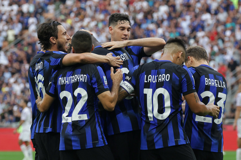 Soccer; serie A: Fc Inter vs Fiorentina - RIPRODUZIONE RISERVATA