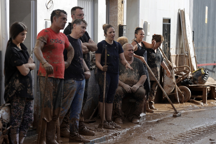 Aftermath of deadly floods in Spain as toll surpasses 200