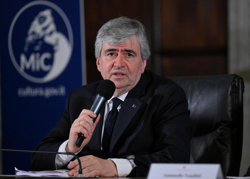 Venditti, vorrei musica popolare contemporanea in Costituzione
