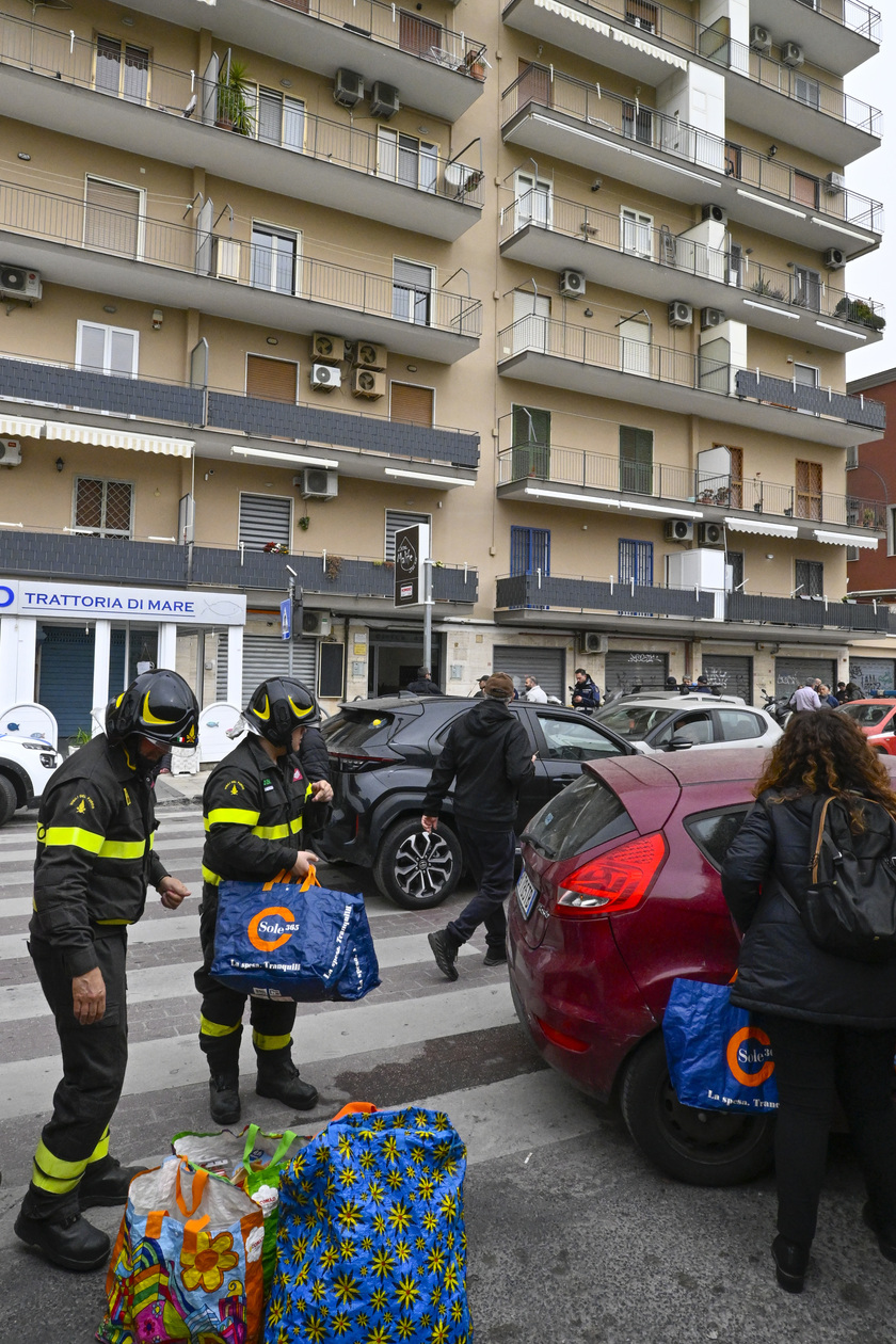 Sgomberato palazzo nella zona dei Campi Flegrei