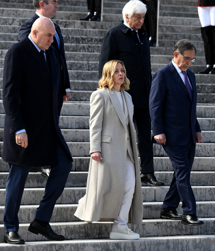 Giornata dell'unita' nazionale, Mattarella all'Altare della Patria