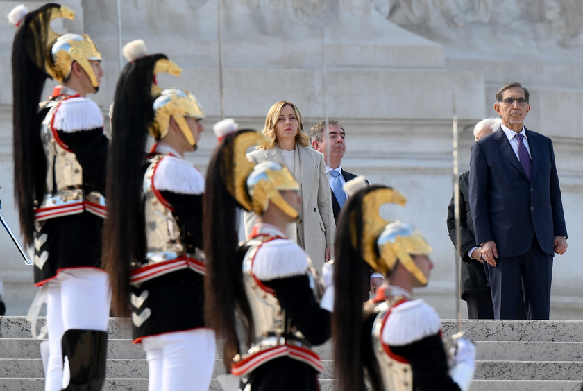 Giornata dell'unita' nazionale, Mattarella all'Altare della Patria