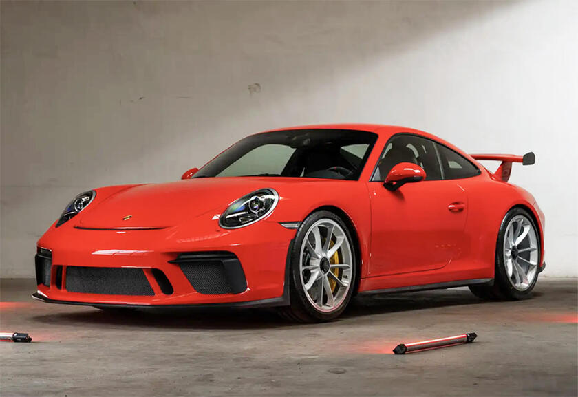 All'asta sei Porsche 911 GT3 e la bisarca che le trasporta