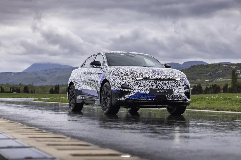Alpine A390
