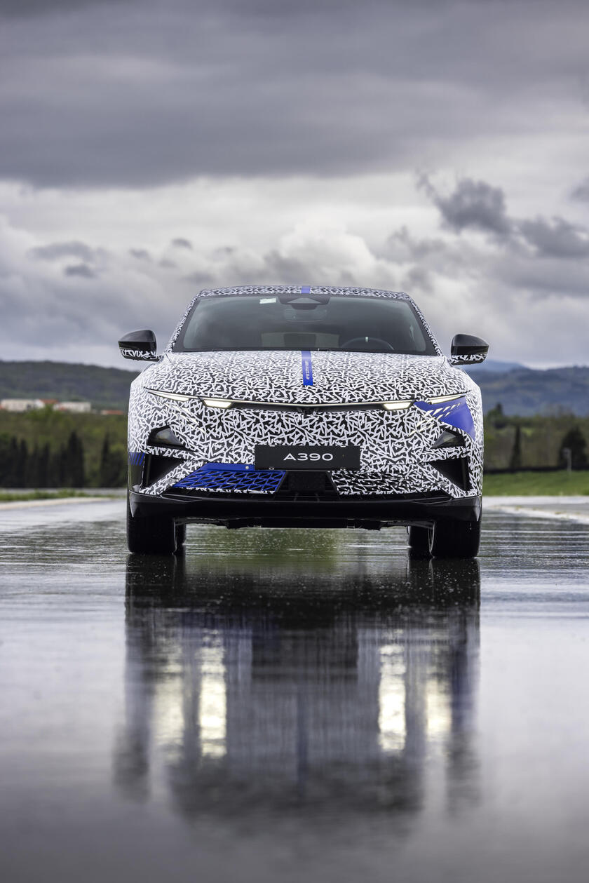 Alpine A390