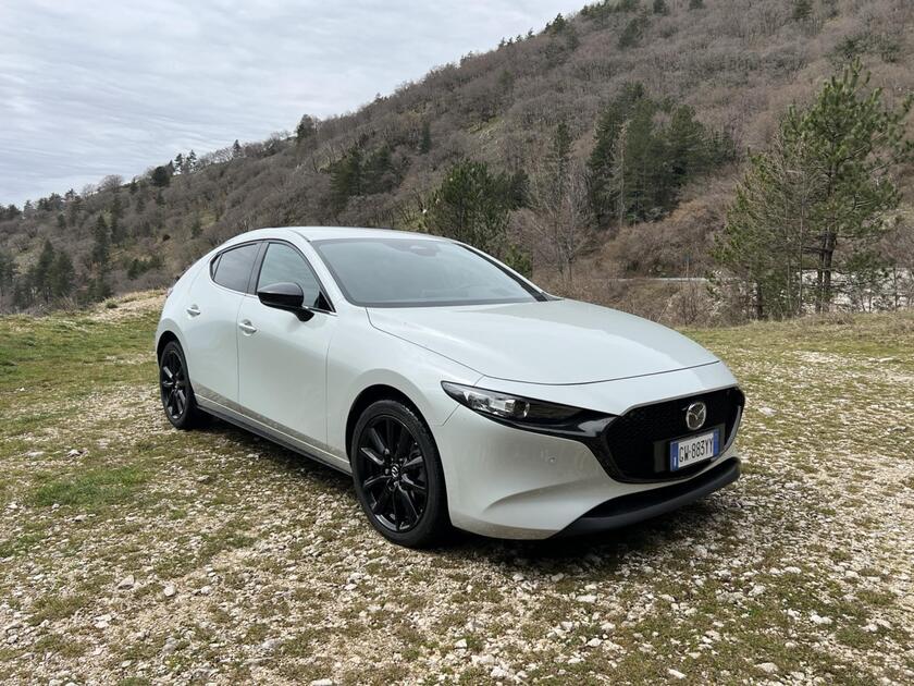 Mazda 3 e-Skyactiv G, crescono cilindrata ed equilibrio