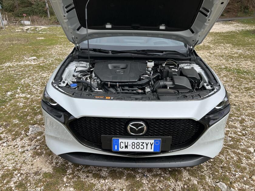 Mazda 3 e-Skyactiv G, crescono cilindrata ed equilibrio