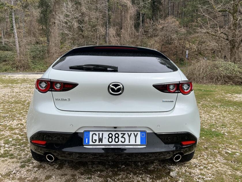 Mazda 3 e-Skyactiv G, crescono cilindrata ed equilibrio
