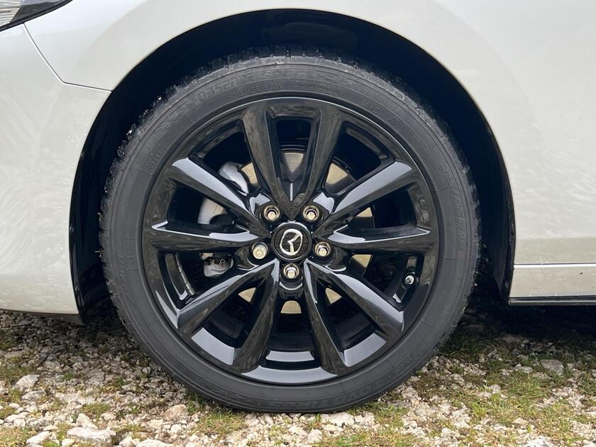 Mazda 3 e-Skyactiv G, crescono cilindrata ed equilibrio