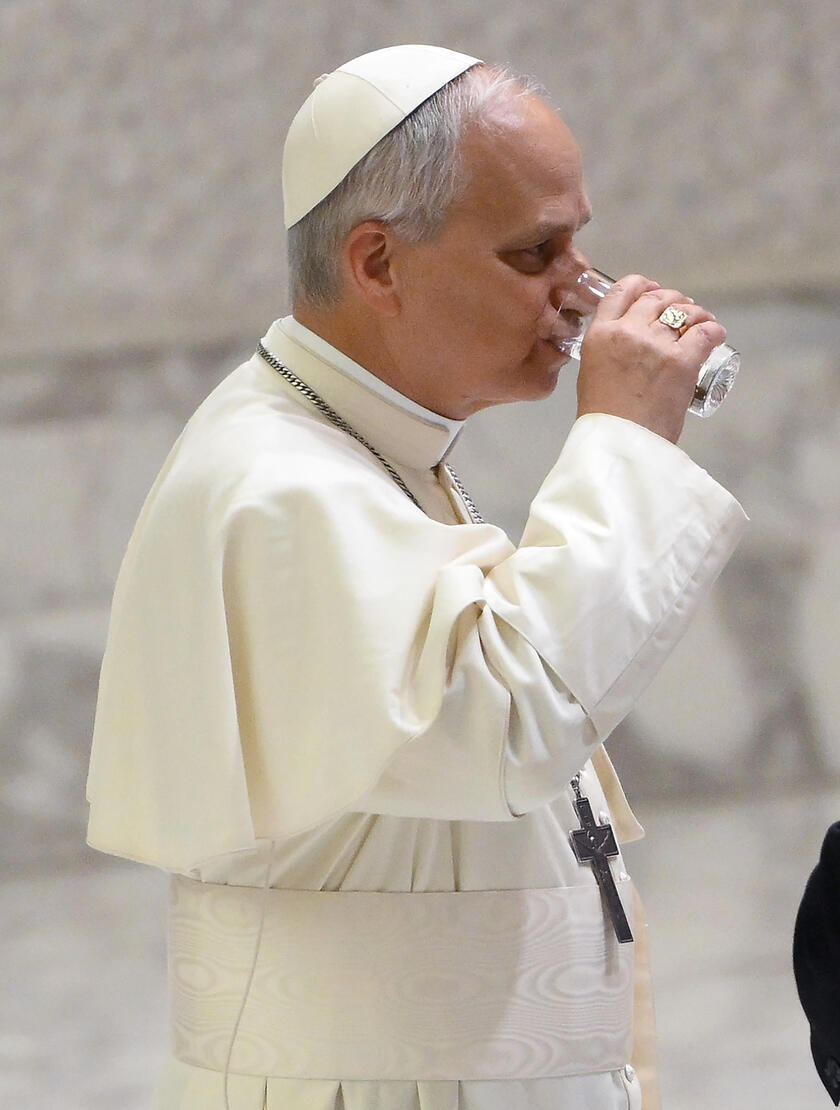 Il Papa durante l'incontro con i giornalisti