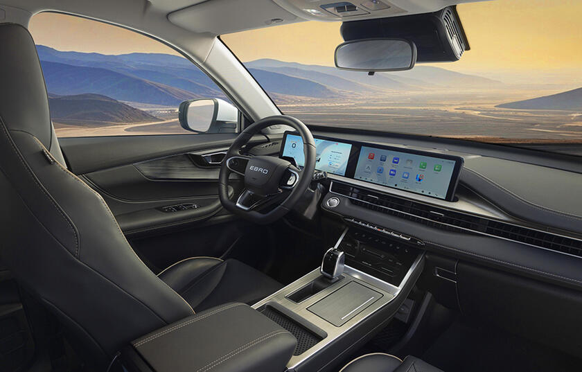 Nuovo suv compatto ibrido s400