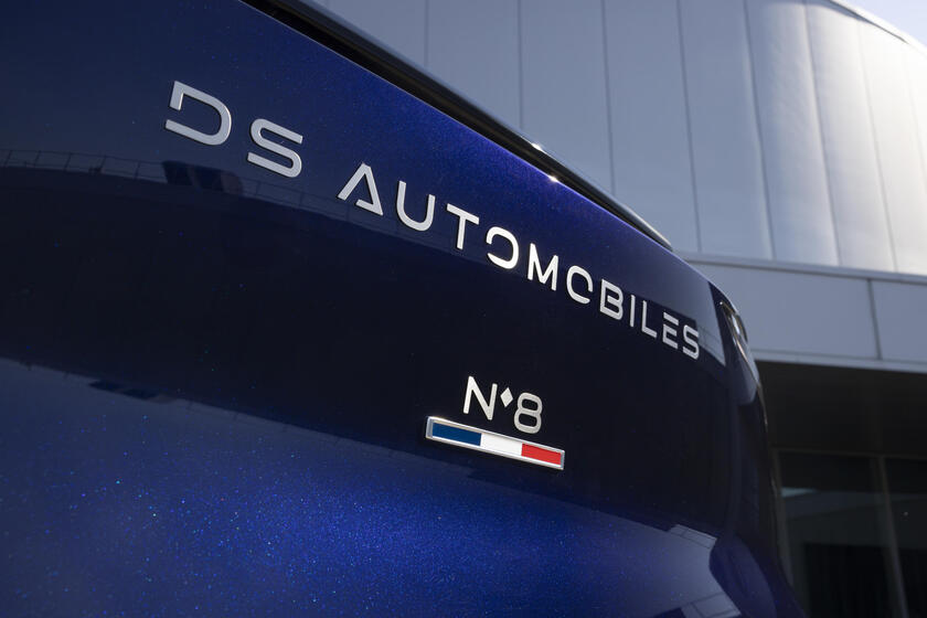 DS N°8 è l'auto presidenziale della Repubblica Francese