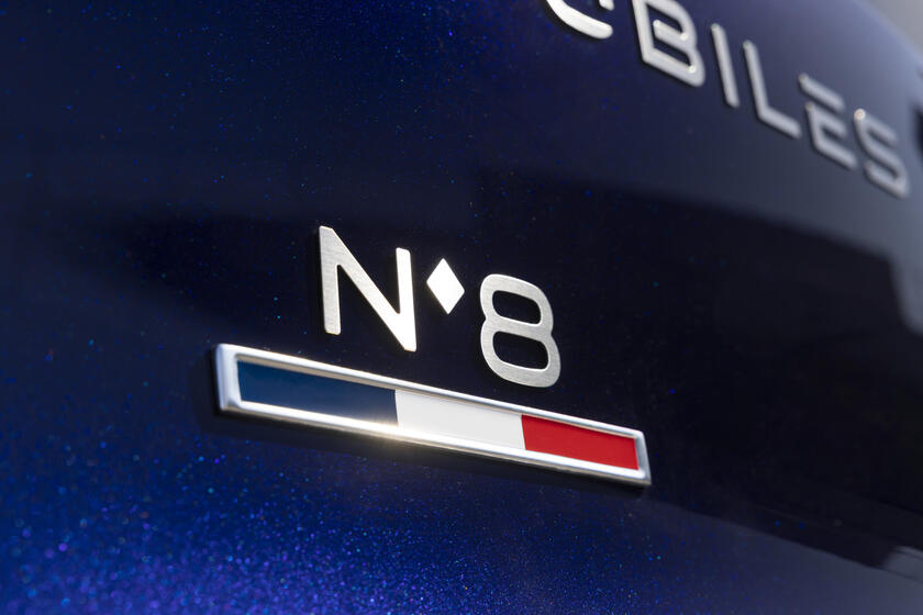 DS N°8 è l'auto presidenziale della Repubblica Francese