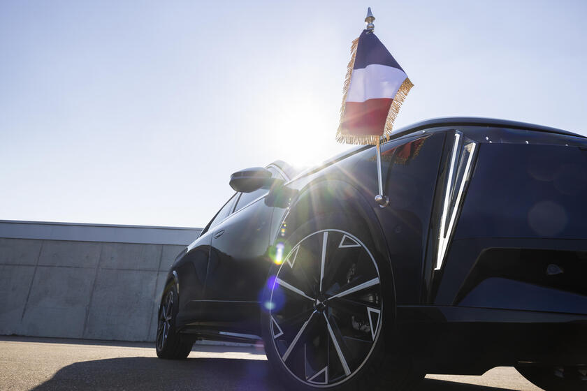 DS N°8 è l'auto presidenziale della Repubblica Francese