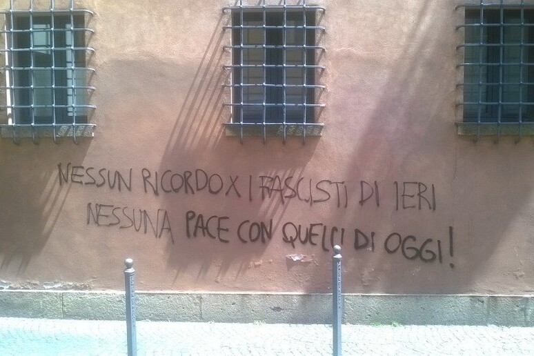 - RIPRODUZIONE RISERVATA