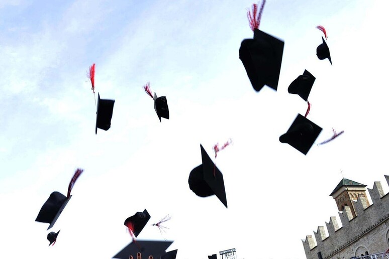 Una cerimonia di laurea - RIPRODUZIONE RISERVATA