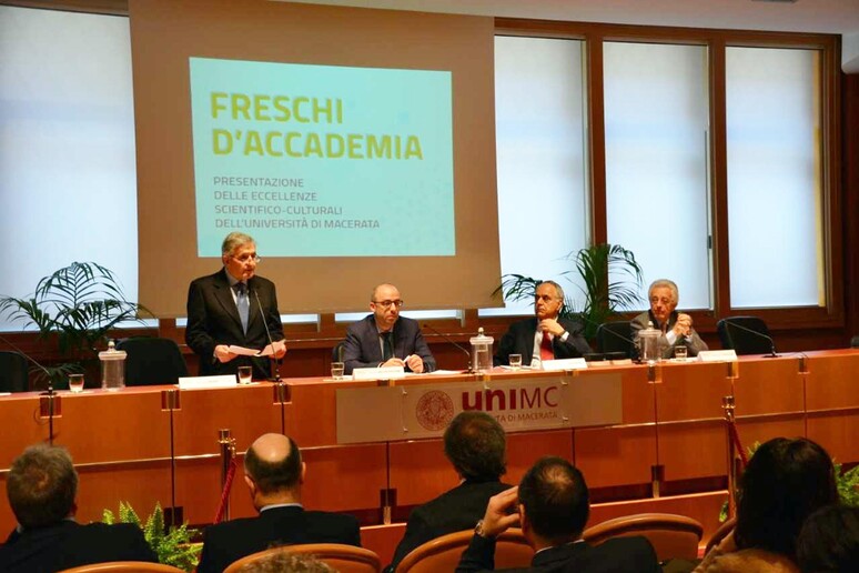 - RIPRODUZIONE RISERVATA