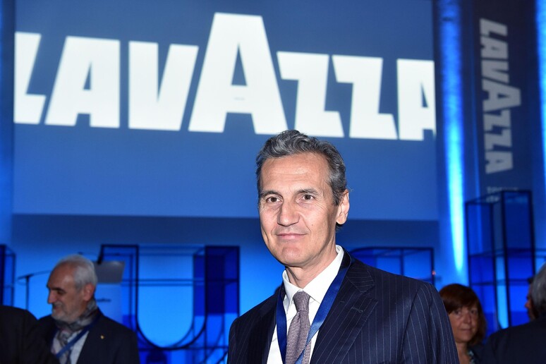 - RIPRODUZIONE RISERVATA