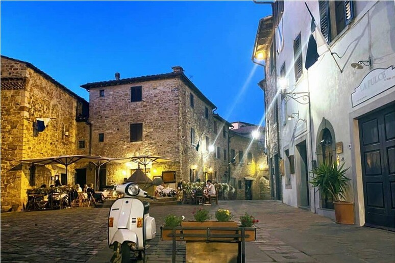 - RIPRODUZIONE RISERVATA