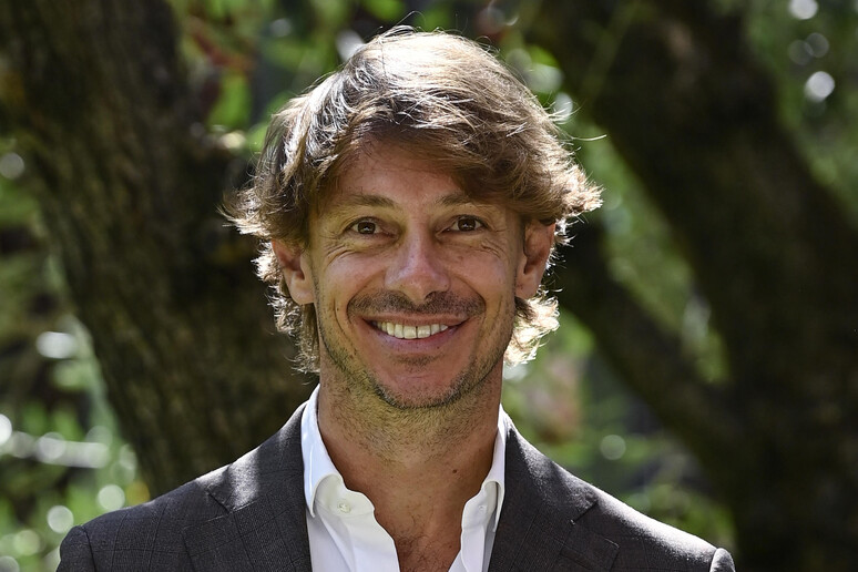 - RIPRODUZIONE RISERVATA