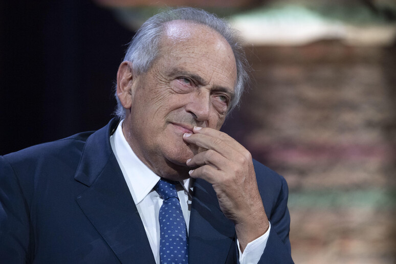 - RIPRODUZIONE RISERVATA