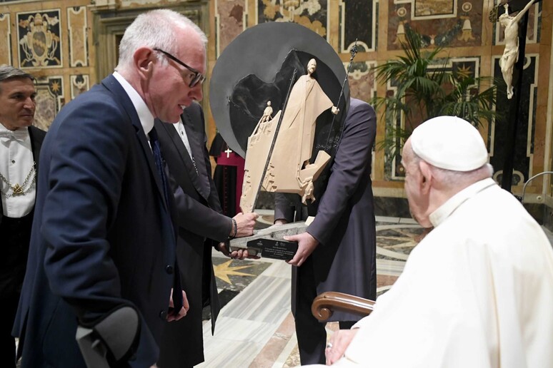 - RIPRODUZIONE RISERVATA
