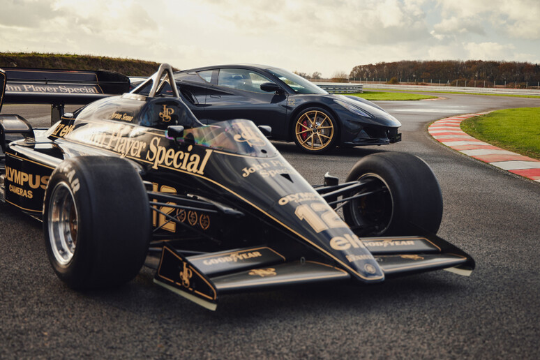 Lotus Emira Limted, la serie omaggio al patrimonio racing - RIPRODUZIONE RISERVATA