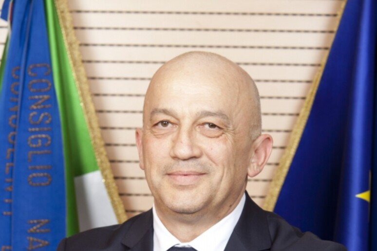 - RIPRODUZIONE RISERVATA