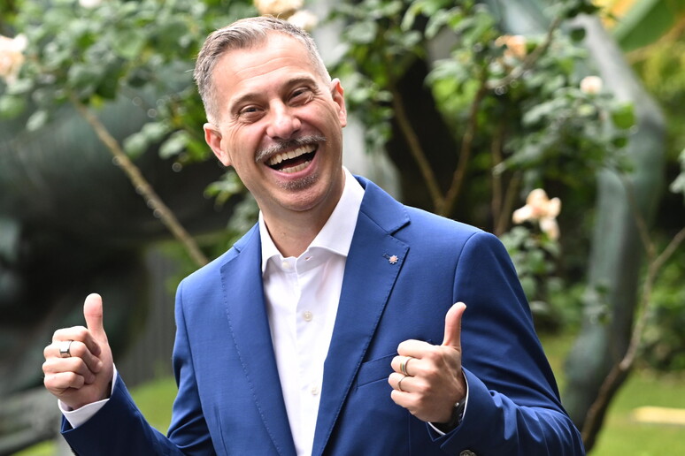 - RIPRODUZIONE RISERVATA