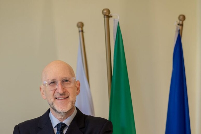 - RIPRODUZIONE RISERVATA