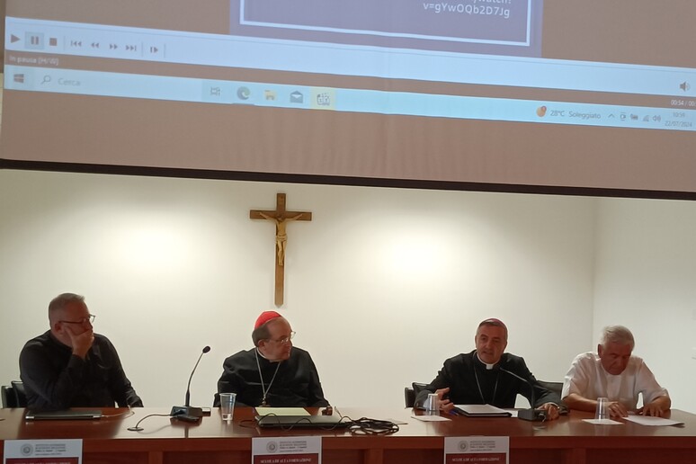 - RIPRODUZIONE RISERVATA