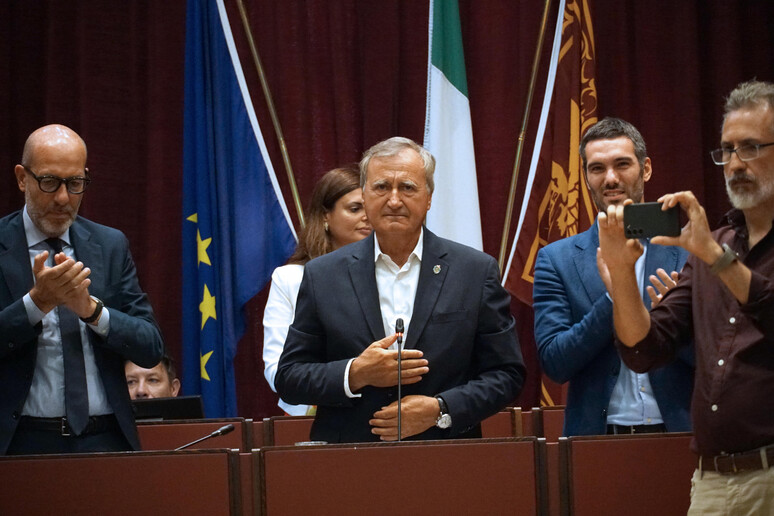 - RIPRODUZIONE RISERVATA
