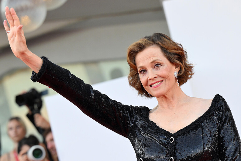 Sigourney Weaver a Venezia 81 - RIPRODUZIONE RISERVATA