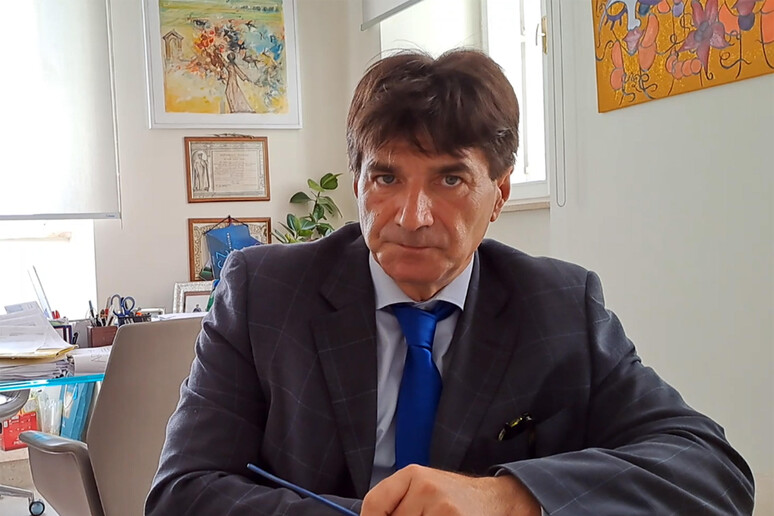 - RIPRODUZIONE RISERVATA